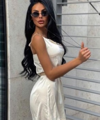 В Москве я живу и готова оказать тебе свои услуги, которые ты никогда не забудешь. Мое тело - источник наслаждения, мои услуги - воплощение сексуальных фантазий. Я помогу тебе расслабиться, воплотить все тайные желания и насладиться головокружительным сексом. У меня есть прекрасные отзывы от предыдущих клиентов, которые подтверждают мои навыки. Я всегда выгляжу соблазнительно и располагаю к себе, поэтому мои фотографии настоящие. Умело использованные эмодзи лишь намекнут на то, как я умею создавать атмосферу и настоящую страсть за закрытыми дверями. Так что не упусти шанс испытать настоящий экстаз в объятиях Москвы, обратись ко мне и ты не пожалеешь. 6177, 21 год