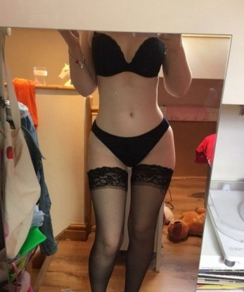 Молоденькая кокетка ждет своего искушенного кавалера. Готова исполнить твои самые сокровенные желания и фантазии. Позволь мне порадовать тебя своими ласками! 7442, 26 лет